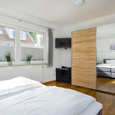 Nordwind Sued, Whg 1, Zentrale Lage, Terrasse, Kamin, Hund Willkommen! Apartment *
